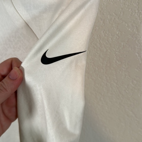 Nike Pro White Monochromatic Reptile Print Dry Fit Activewear Top Size Medium - Picture 4 of 8